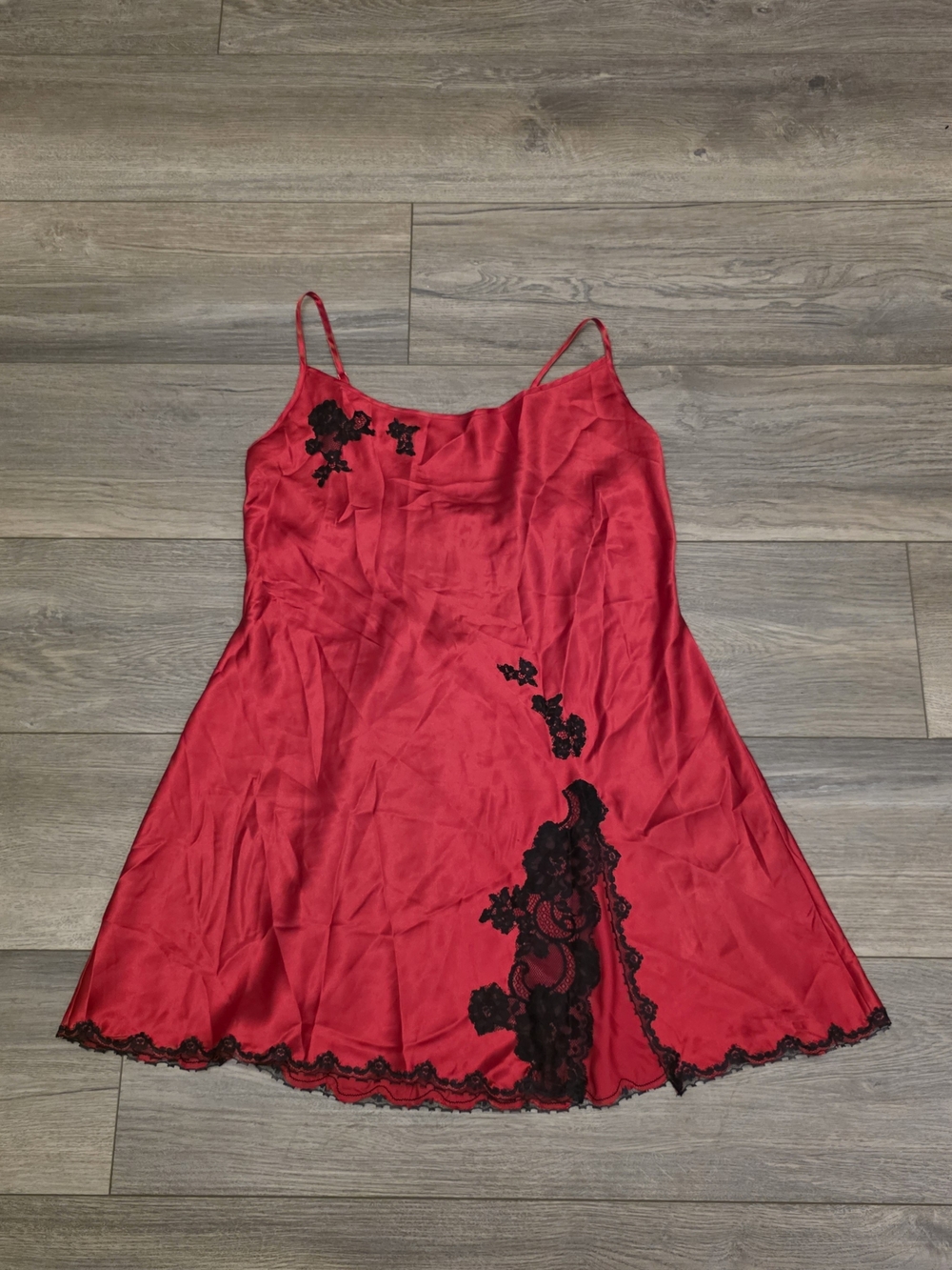 RARE VINTAGE Y2K VICTORIA’S SECRET RED SATIN SLIP DRESS SIZE LARGE